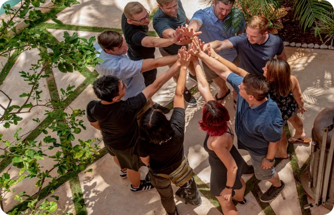 Celebración de integrantes del equipo de Péntica