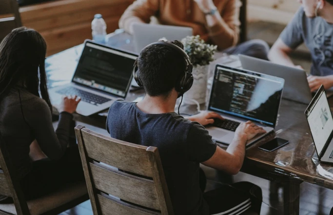 Usuario descubriendo los beneficios de Péntica